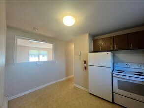 70 Carroll Ave in Newport, RI - Building Photo - Building Photo