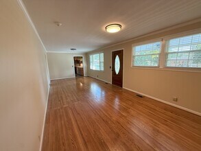 1931 Valley Park Dr in Nashville, TN - Building Photo - Building Photo