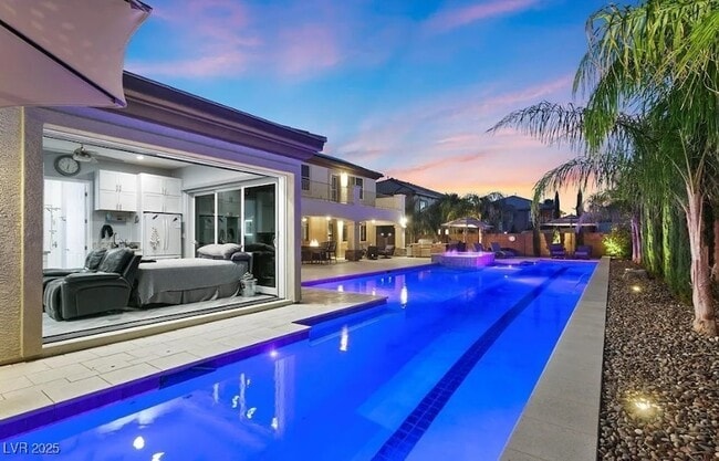 7277 Sashaying Spirit Ct in Las Vegas, NV - Foto de edificio - Building Photo