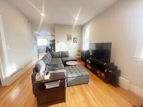 61 Monmouth St, Unit 3 in Boston, MA - Building Photo - Building Photo