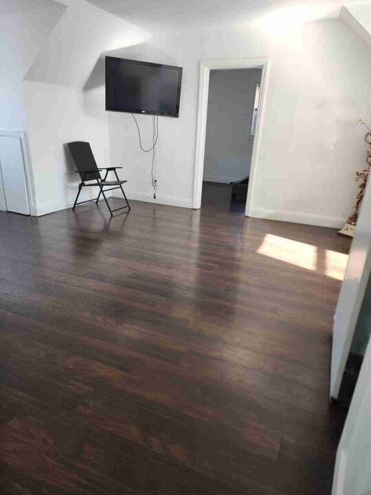 111 G St in Valley Stream, NY - Building Photo