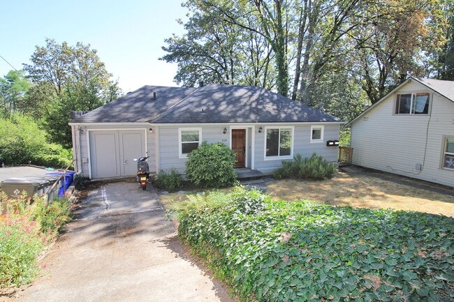 3328-3328 SW 10th Ave