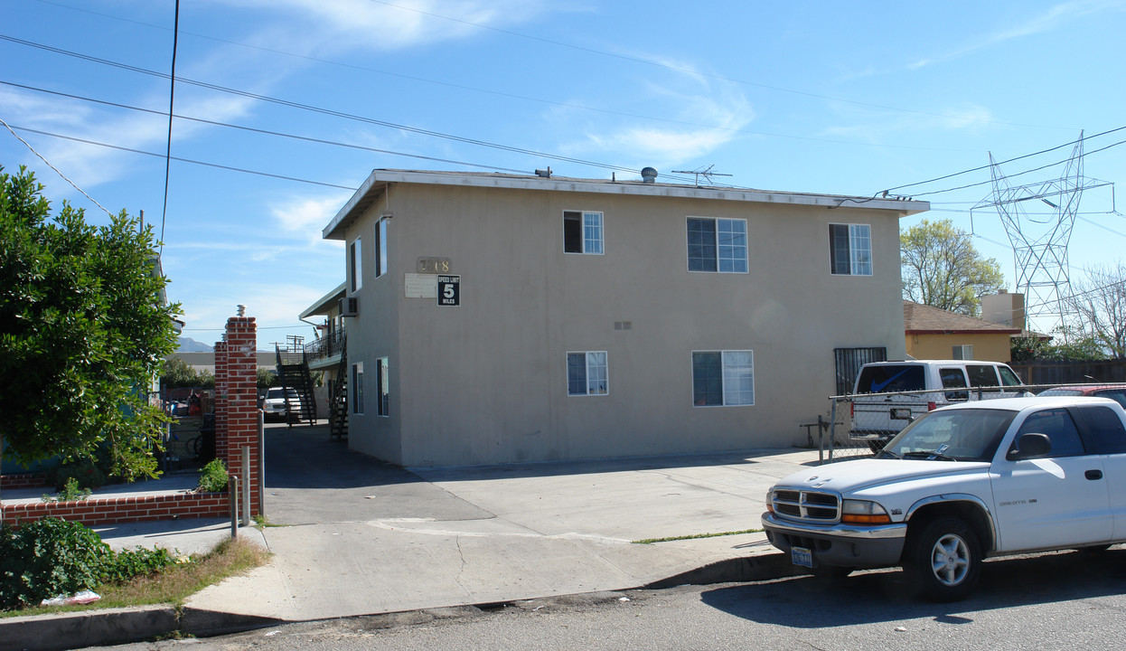 7308 Hinds Ave in North Hollywood, CA - Foto de edificio