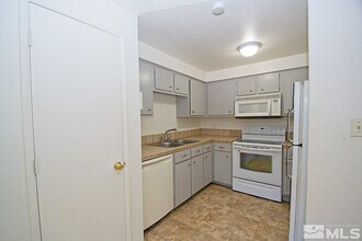 13162 Blue Sage Ct in Reno, NV - Building Photo - Building Photo