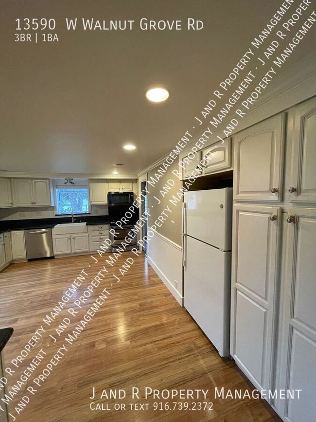 property at 13590 W Walnut Grove Rd