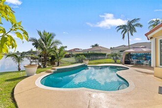 2339 NW 195th Ave in Pembroke Pines, FL - Building Photo - Building Photo