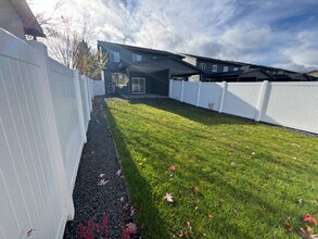 3913 E 27th Ave in Spokane, WA - Foto de edificio - Building Photo