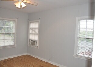 1027 Bellevue Pl in Jackson, MS - Building Photo - Building Photo