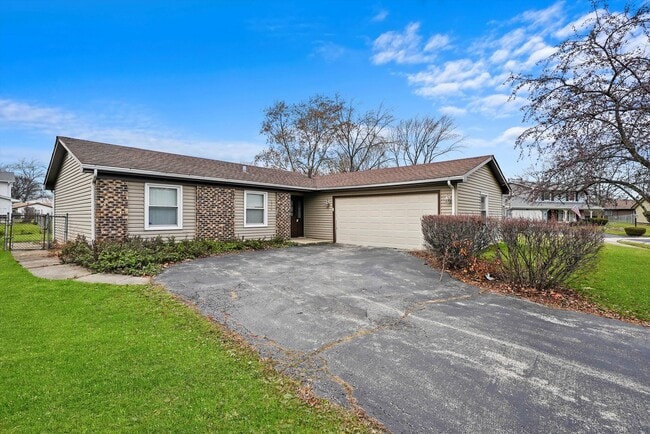 property at 8218 N Carrolton Ct