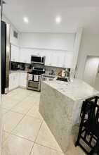 1382 Majesty Ter in Weston, FL - Building Photo - Building Photo