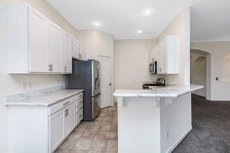 3211 Rossmore Cir in Powell, OH - Foto de edificio - Building Photo