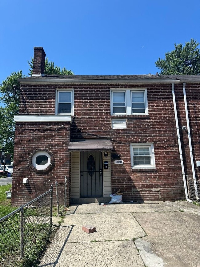 property at 1400 Honan St