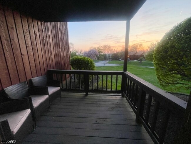 property at 1 Deer Valley Ln