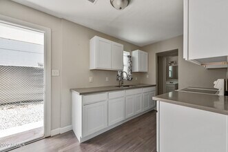2142 E Taylor St in Phoenix, AZ - Building Photo - Building Photo