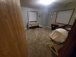 956 Roseland Dr, Unit 2 in Kewaskum, WI - Building Photo - Building Photo
