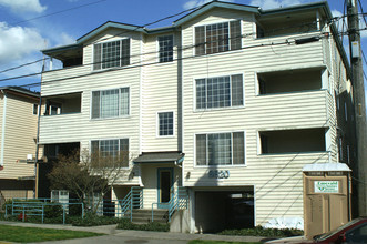 Nesbit Court in Seattle, WA - Building Photo - Building Photo