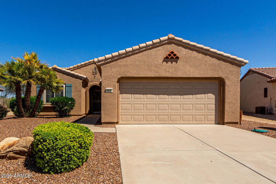 15027 W Home Run Dr in Surprise, AZ - Foto de edificio