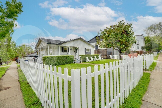 property at 5712 Hudson St