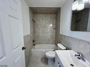 61 Mountainview Blvd in Wayne, NJ - Building Photo - Building Photo