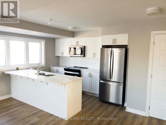 712 Lapland Private in Ottawa, ON - Building Photo - Building Photo