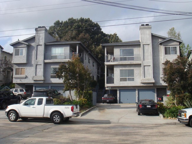 4131 Udall St in San Diego, CA - Foto de edificio - Building Photo