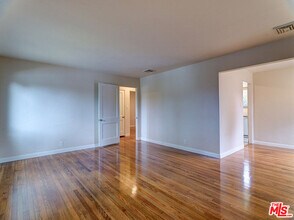 8716 Bleriot Ave in Los Angeles, CA - Building Photo - Building Photo