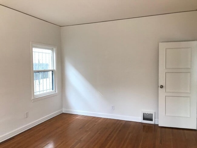 626 Cochran Ave in Los Angeles, CA - Building Photo - Building Photo