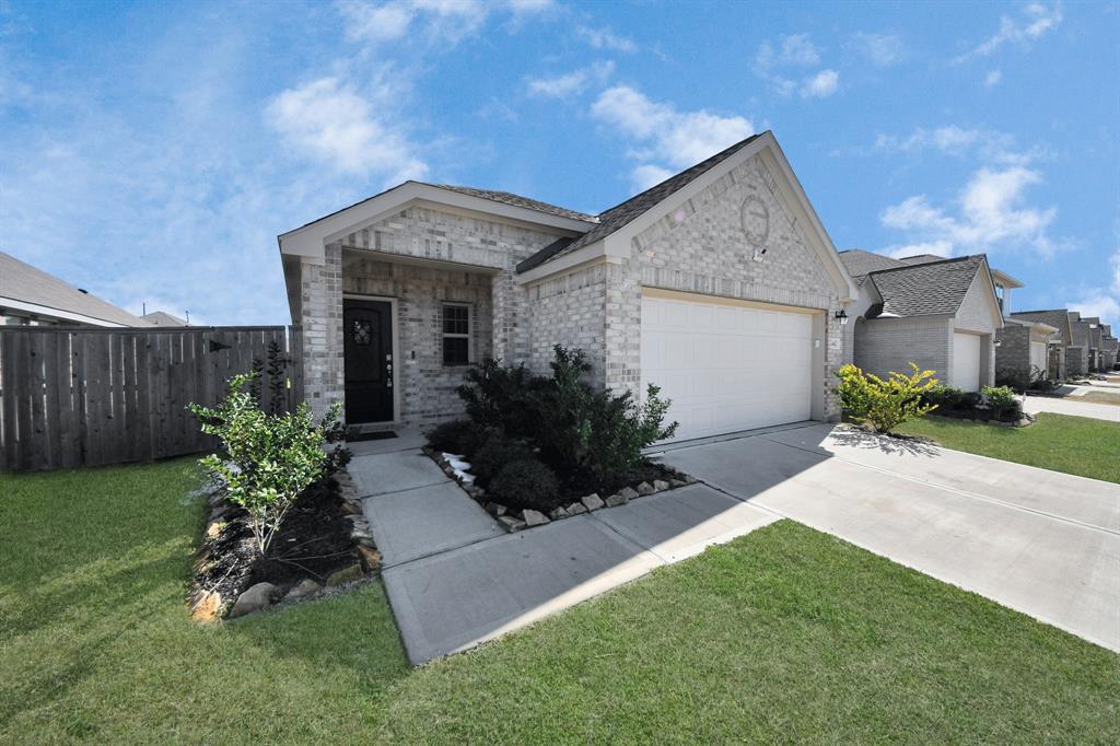 18462 Summit Ranch Dr in Hockley, TX - Building Photo