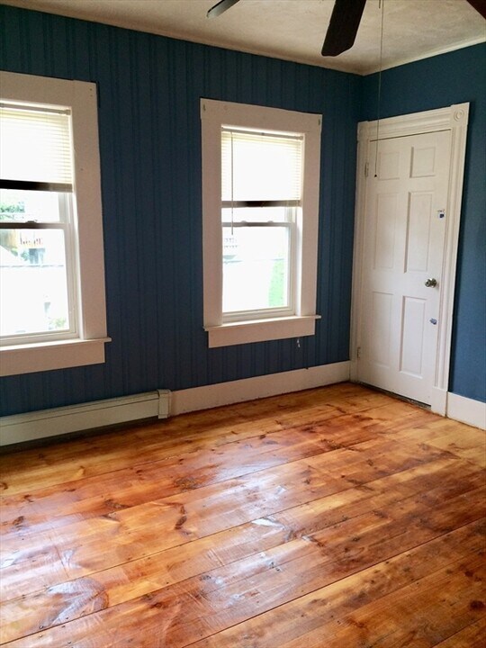 8 Grant St in Marlborough, MA - Building Photo