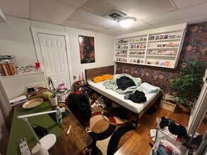 363 Beacon St, Unit 1 in Somerville, MA - Foto de edificio - Building Photo