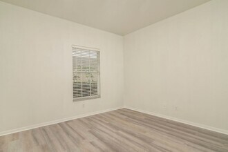 3245 Cypress Glen Way in Naples, FL - Building Photo - Building Photo