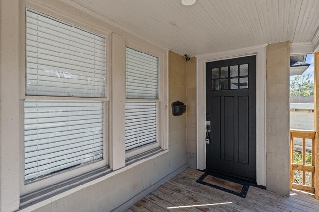 3503 Brooks St in Dayton, TX - Foto de edificio - Building Photo