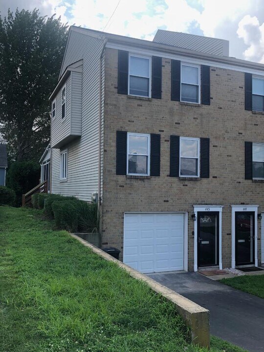 445 W 6th Ave in Conshohocken, PA - Building Photo