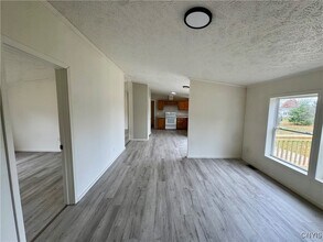 4943 Forest Ave in Oneida, NY - Building Photo - Building Photo