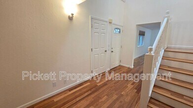 565 NW Carolyn Ln in Poulsbo, WA - Building Photo - Building Photo