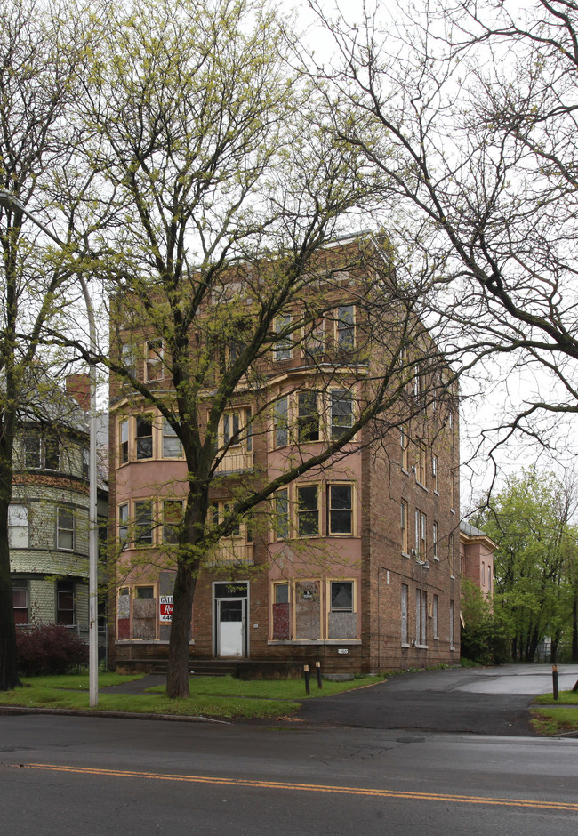 360 W Onondaga St in Syracuse, NY - Foto de edificio - Building Photo