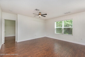 2675 Falcon Ln in Mims, FL - Building Photo - Building Photo