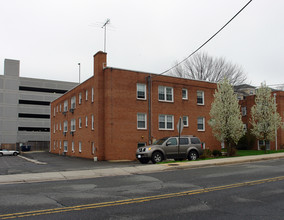 Forestoaks Apartments in Gaithersburg, MD - Building Photo - Building Photo