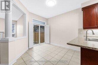 102 Everingham Cir in Brampton, ON - Building Photo - Building Photo