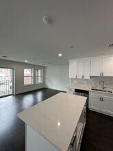 333 Amherst St in East Orange, NJ - Foto de edificio - Building Photo