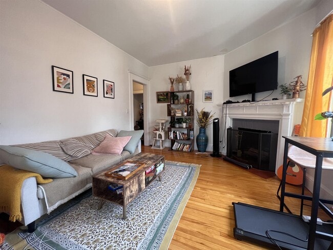 84 Prescott St, Unit 3, Unit 3