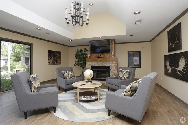 Haywood Pointe Apartments in Greenville, SC - Building Photo - Building Photo
