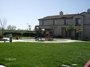 4464 Brisbane Way in Oceanside, CA - Building Photo - Building Photo