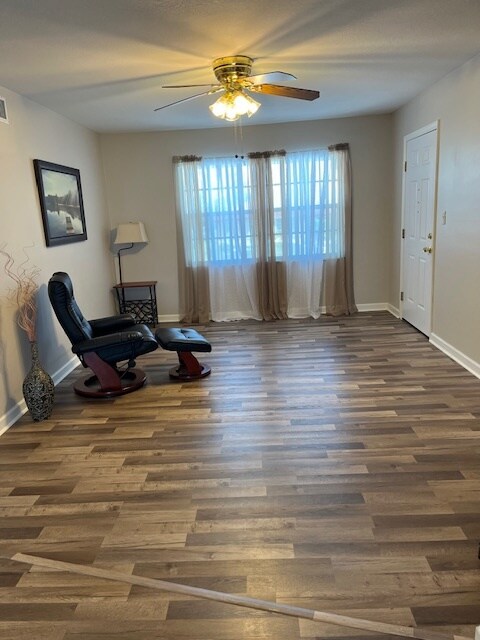 4158 Tamiami Trl, Unit T8 in Port Charlotte, FL - Building Photo