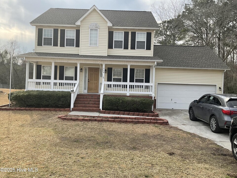 119 Grassy Pond Ln in Richlands, NC - Building Photo