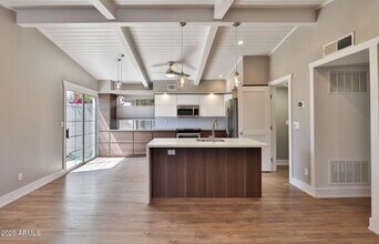1039 W Laguna Dr in Tempe, AZ - Building Photo - Building Photo