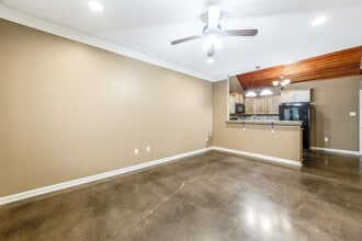 112 Padre Dr in Broussard, LA - Building Photo - Building Photo