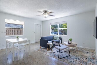 605 SW 14th Terrace in Fort Lauderdale, FL - Building Photo - Building Photo