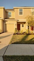 2207 Portrait St in Kissimmee, FL - Building Photo