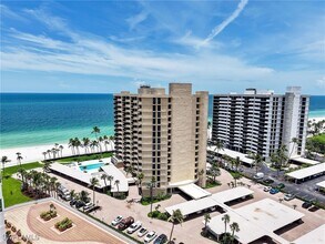 4001 Gulf Shore Blvd N in Naples, FL - Building Photo - Building Photo